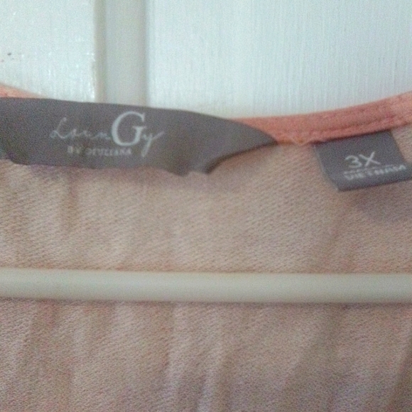 G by Guliana incredibly soft light salmon leopard romper with pockets. - Picture 3 of 4